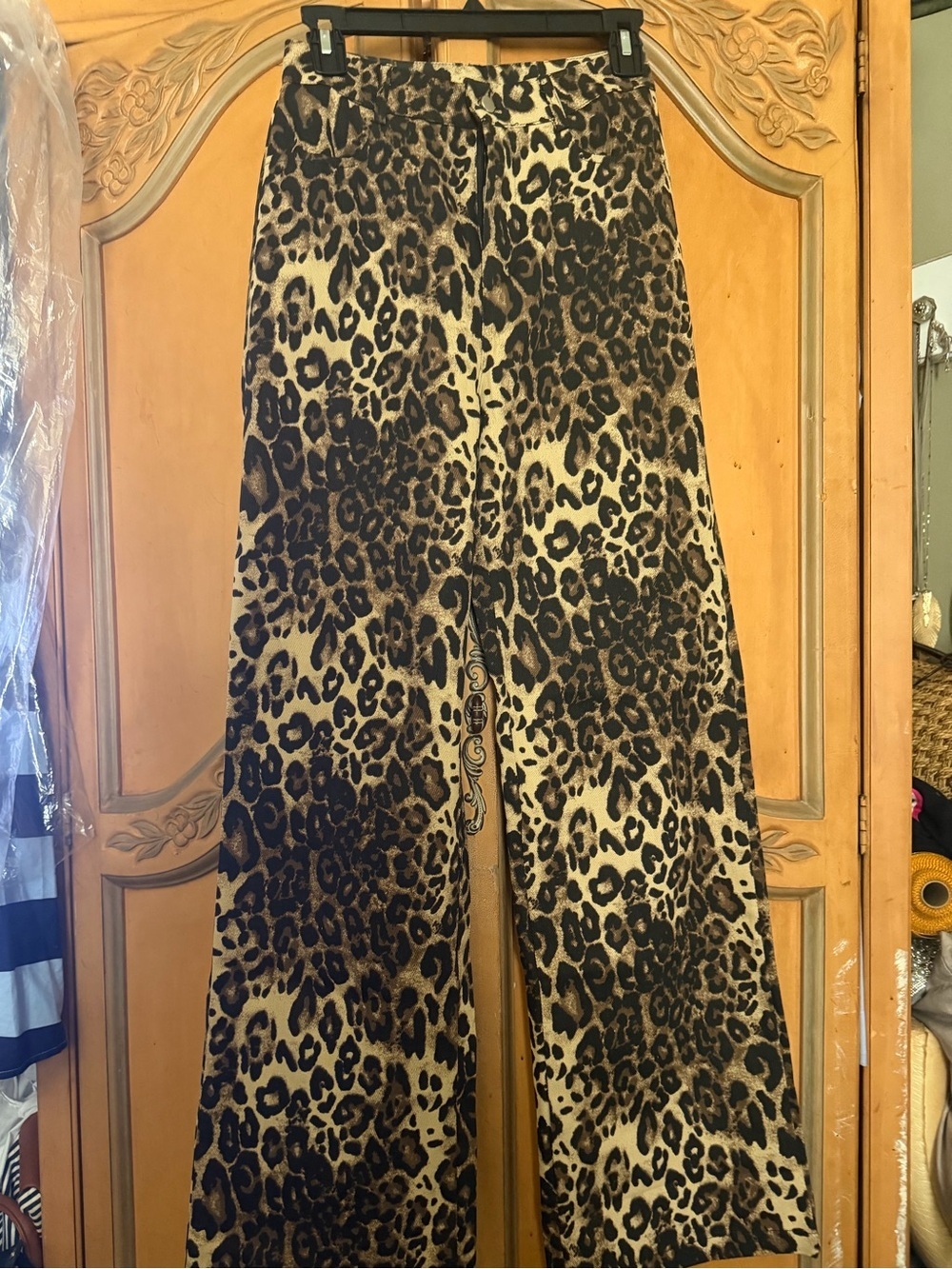 Leopard Print Wide-Leg Pants in Beige Black - Picture 3 of 8